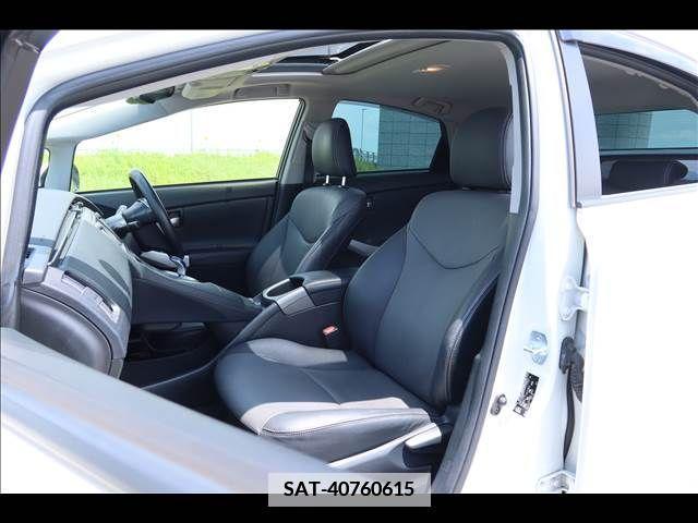 Toyota PRIUS 2014-02 352306-19