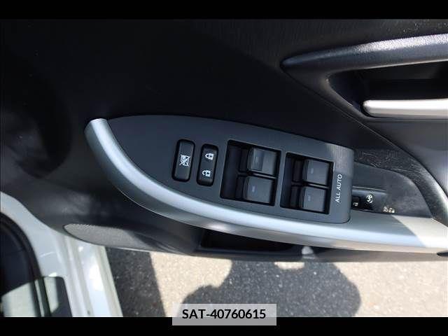 Toyota PRIUS 2014-02 352306-27