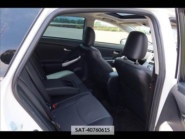 Toyota PRIUS 2014-02 352306-16