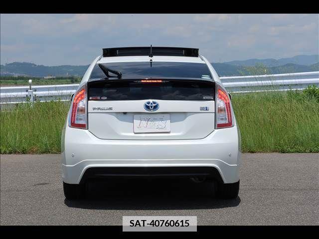 Toyota PRIUS 2014-02 352306-4
