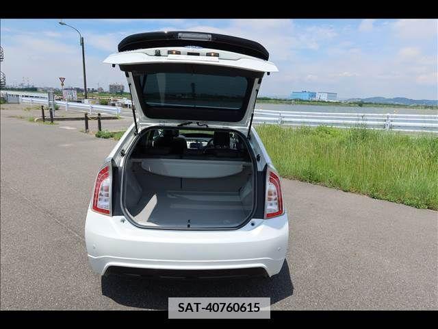 Toyota PRIUS 2014-02 352306-24