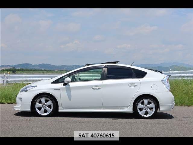 Toyota PRIUS 2014-02 352306-2