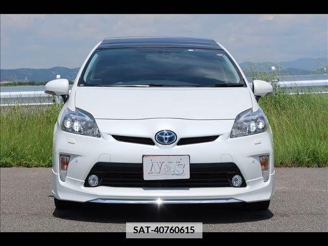 Toyota PRIUS 2014-02 352306-1