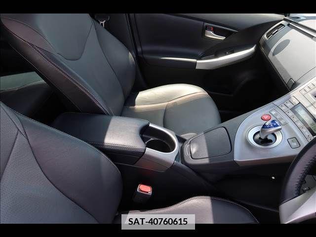 Toyota PRIUS 2014-02 352306-11