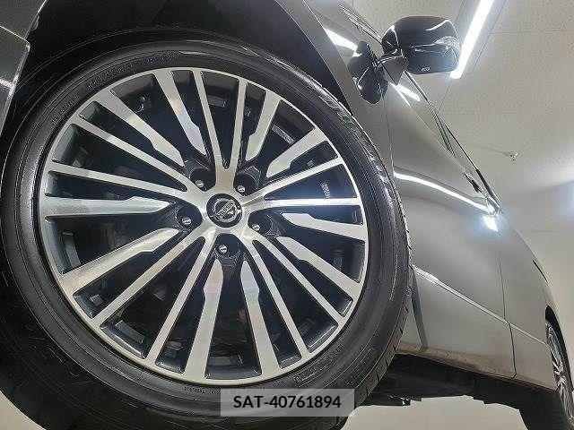 Nissan ELGRAND 2020-12 332564-18
