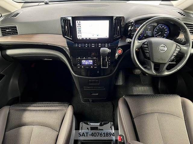 Nissan ELGRAND 2020-12 332564-1
