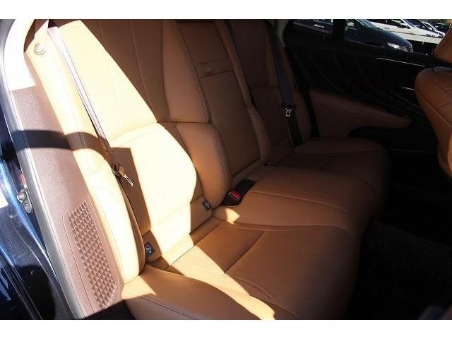 Lexus LS 2018-03 14854-13
