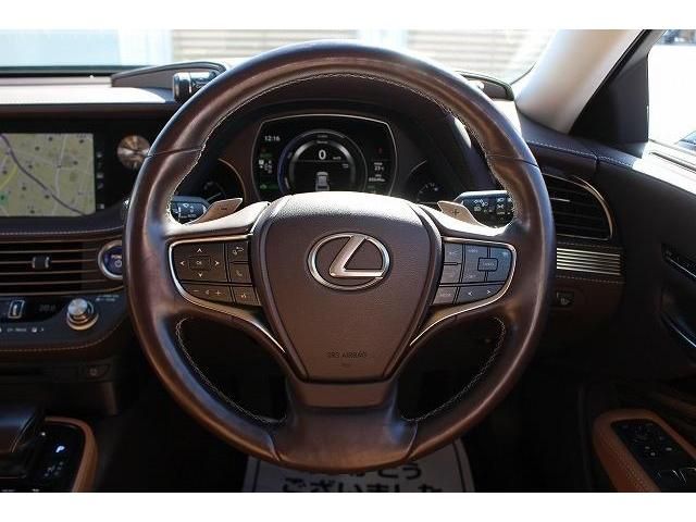 Lexus LS 2018-03 14854-15