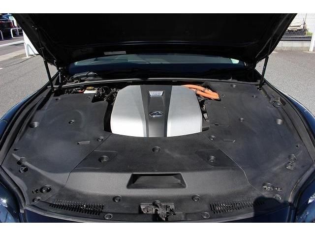 Lexus LS 2018-03 14854-17