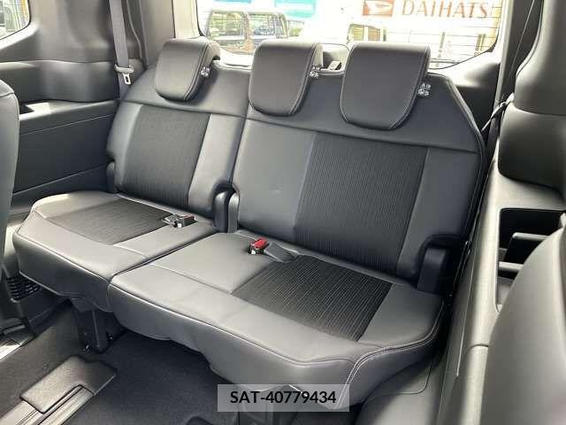 Honda e 2023-10 378569-4
