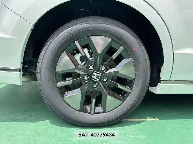 Honda e 2023-10 378569-16