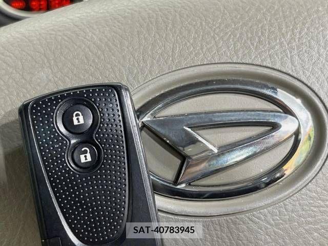 Daihatsu MOVE CONTE 2014-12 327032-3