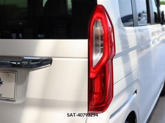 Honda N BOX 2022-10 341817-8