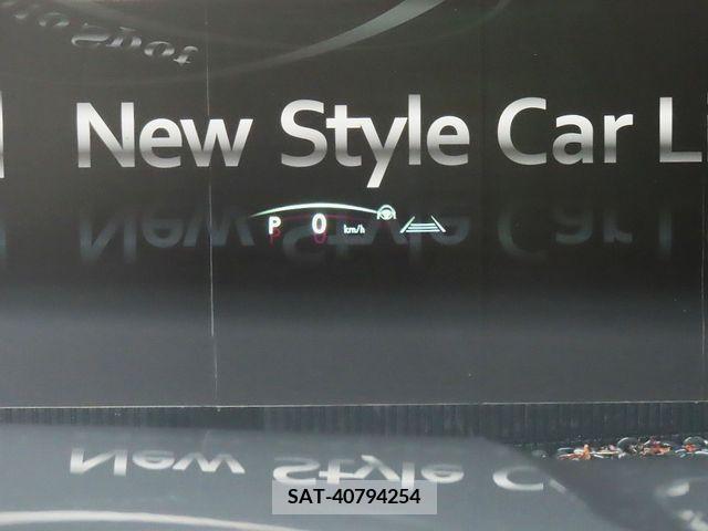 Lexus LBX 2024-05 397119-20