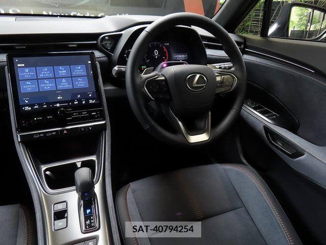 Lexus LBX 2024-05 397119-18