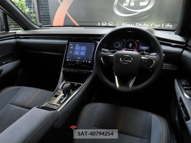 Lexus LBX 2024-05 397119-17