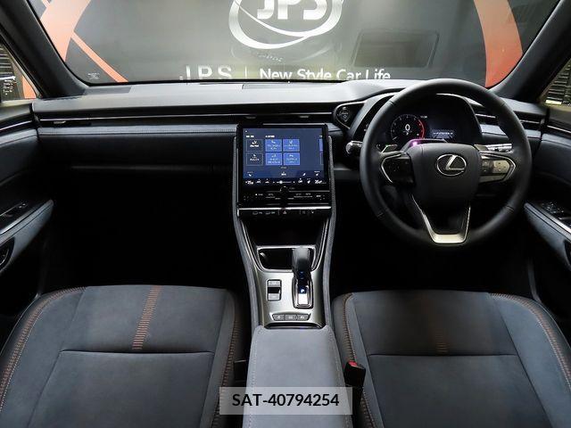 Lexus LBX 2024-05 397119-2