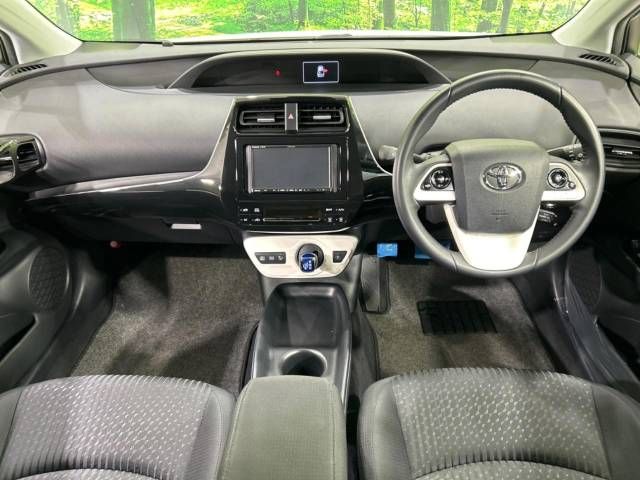 Toyota PRIUS 2018-08 9501-1