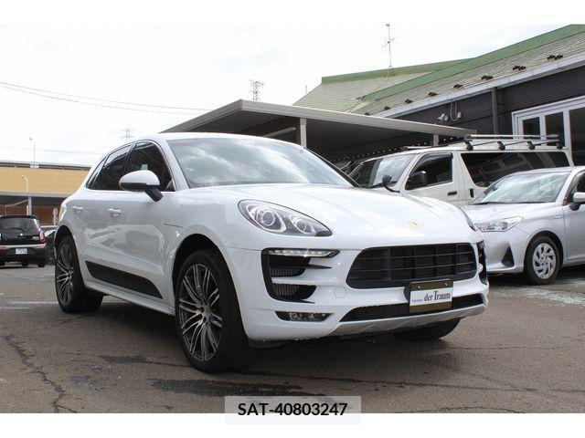 Porsche MACAN 2015-08 375656-1