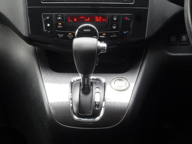 Nissan SERENA 2013-11 1420-9