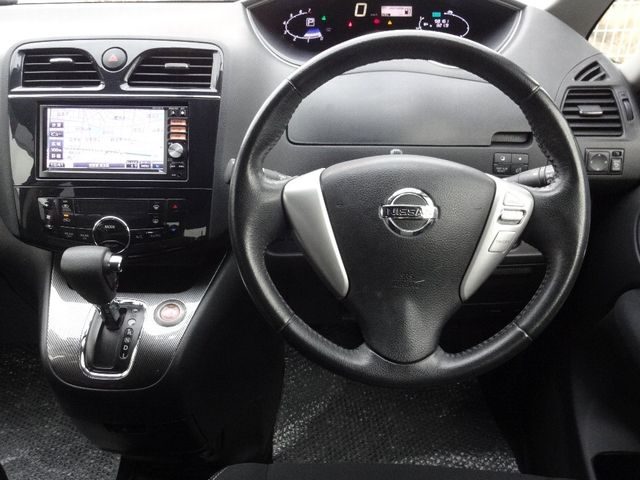 Nissan SERENA 2013-11 1420-7
