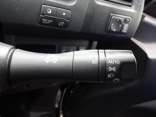 Nissan SERENA 2013-11 1420-17