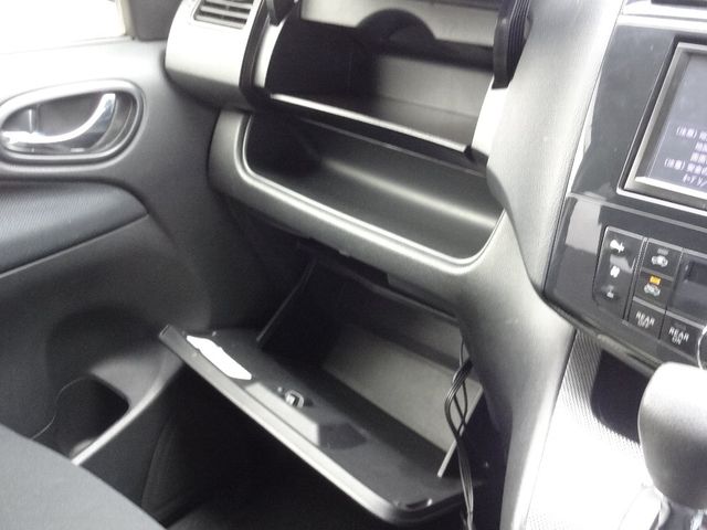 Nissan SERENA 2013-11 1420-14