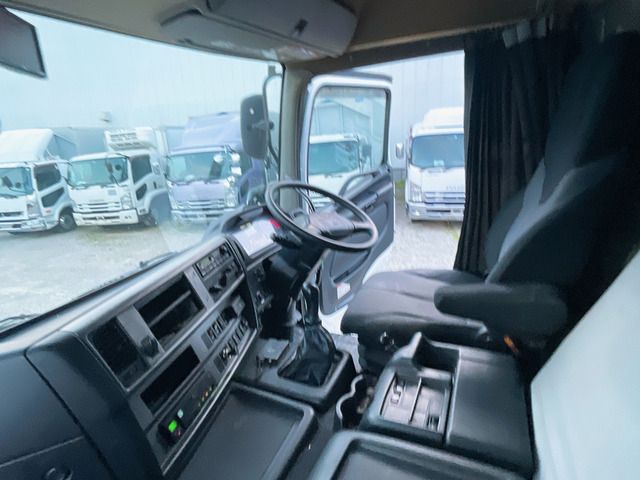 Hino PROFIA 2015-12 4040-2
