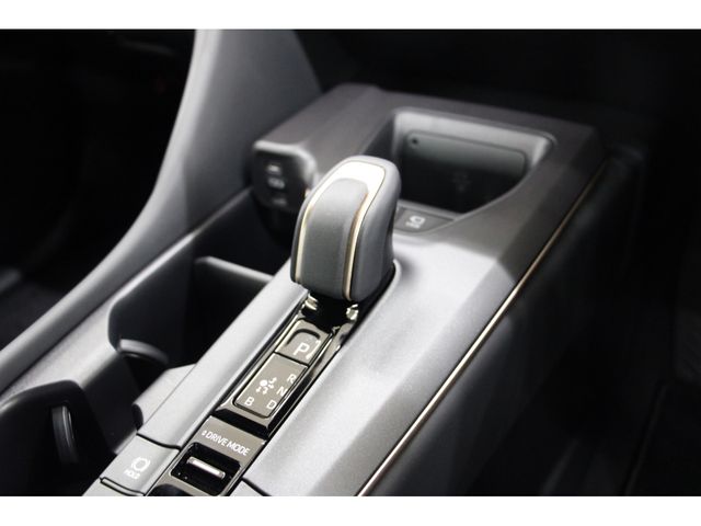 Toyota CROWN 2023-04 16623-4