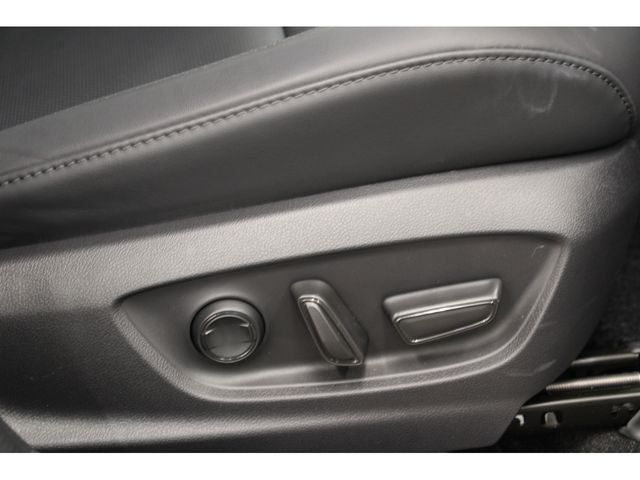 Toyota CROWN 2023-04 16623-9