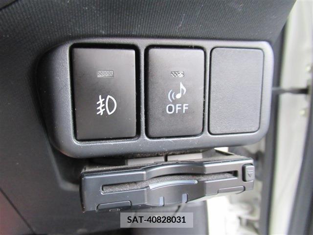Toyota AQUA 2014-03 231009-8