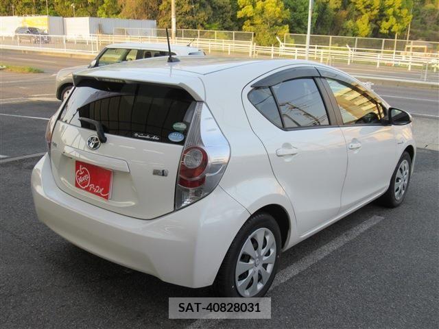 Toyota AQUA 2014-03 231009-3