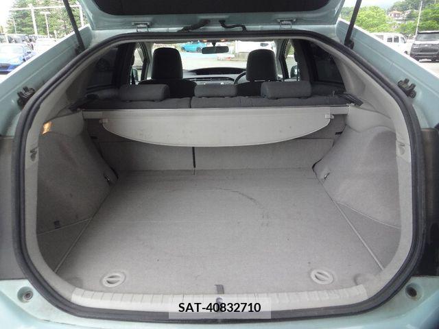 Toyota PRIUS 2010-05 282053-5