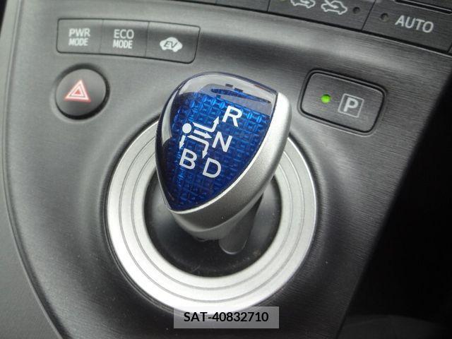 Toyota PRIUS 2010-05 282053-16