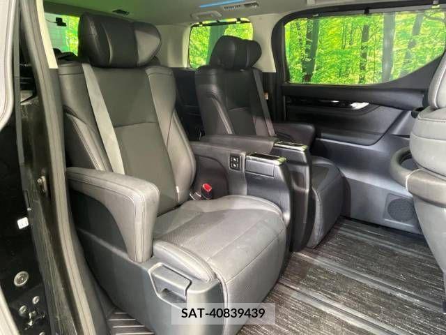 Toyota ALPHARD 2022-10 377362-9