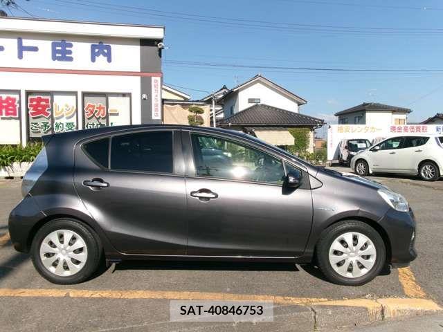 Toyota AQUA 2012-03 327255-3