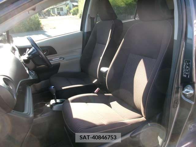Toyota AQUA 2012-03 327255-11