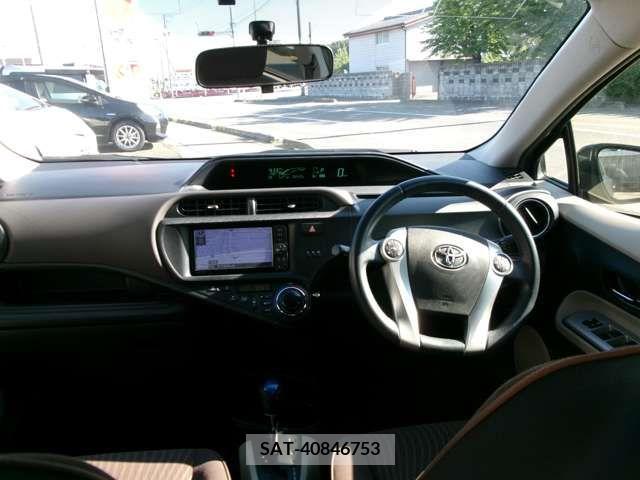 Toyota AQUA 2012-03 327255-8