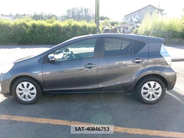 Toyota AQUA 2012-03 327255-7