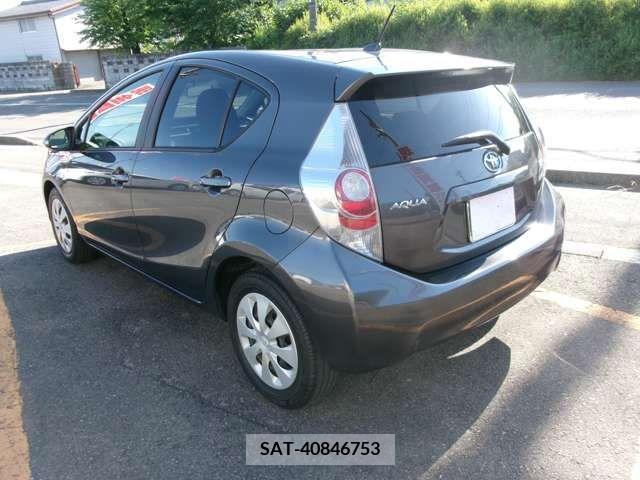 Toyota AQUA 2012-03 327255-6