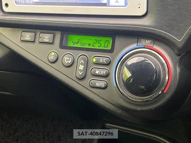 Toyota AQUA 2012-04 260640-5