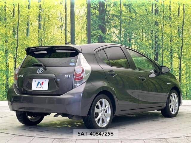 Toyota AQUA 2012-04 260640-17