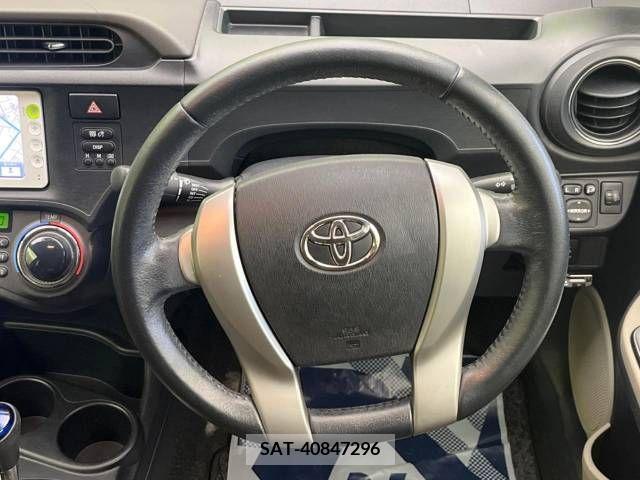 Toyota AQUA 2012-04 260640-13