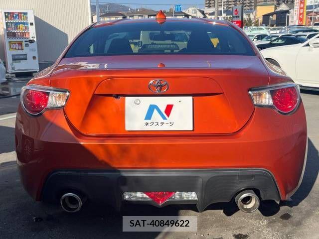 Toyota 86 2013-10 225114-15