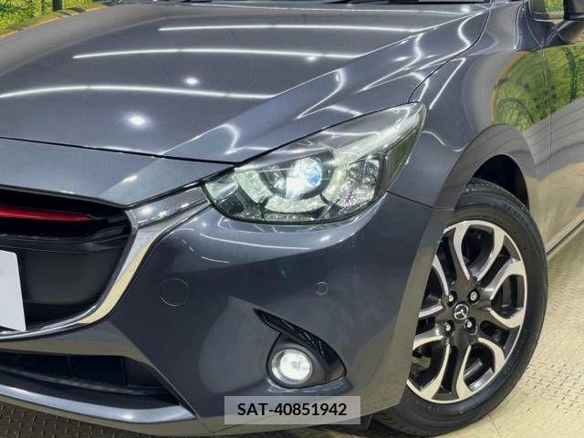 Mazda DEMIO 2015-07 301935-12