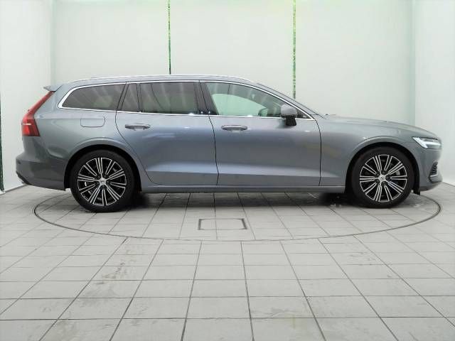 Volvo V60 2021-02 941-18