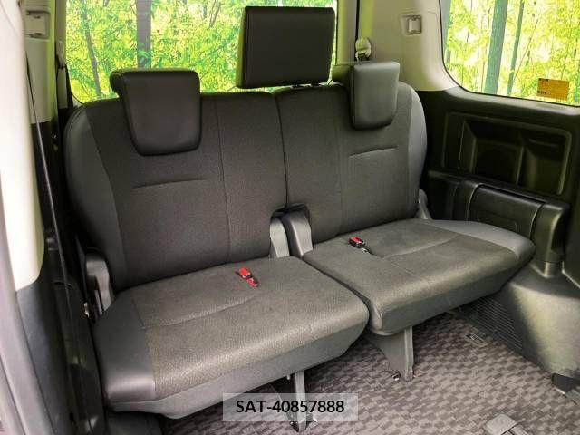 Toyota VOXY 2013-08 338856-10