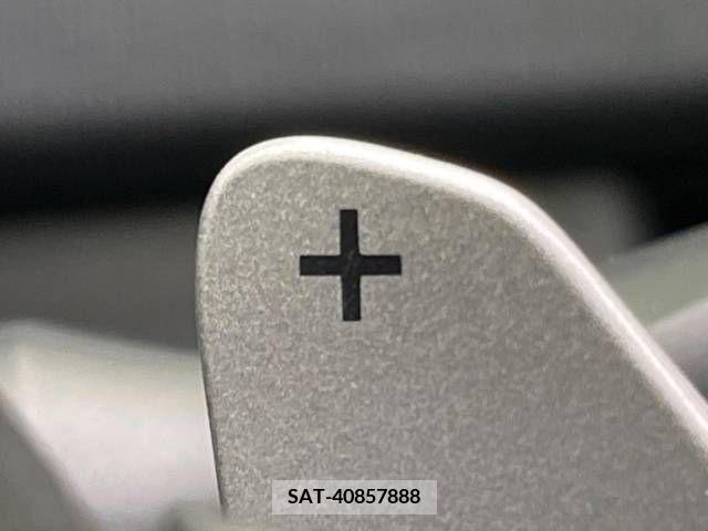 Toyota VOXY 2013-08 338856-7