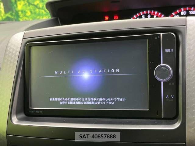 Toyota VOXY 2013-08 338856-4