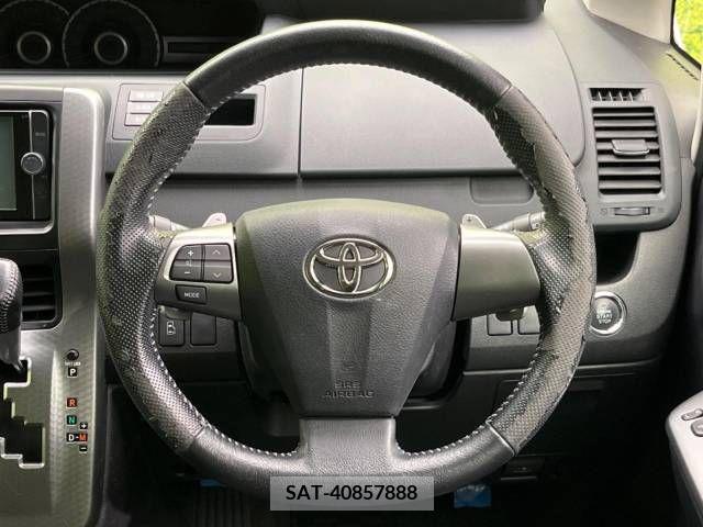 Toyota VOXY 2013-08 338856-12